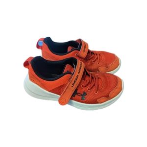 Red Under Armour Boys Size 2Y Sneaker